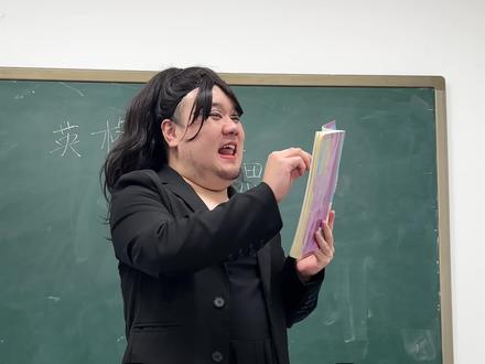 被没收的手机到底都去哪了#相当炸裂 #神奇脑洞回收站 #崩坏姐妹