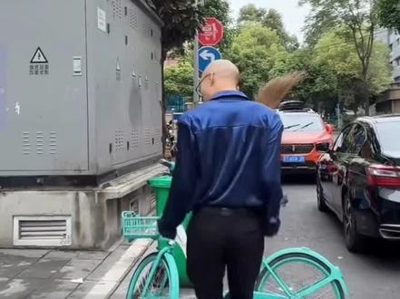 卤蛋追手机#搞笑视频#娱乐#直播录屏分享 @抖音小助手 #回放精彩 #娱乐#搞笑视频