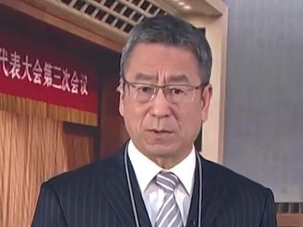 白岩松谈“养老金最低标准再提高20元”:能不能“小步快跑”,每年都提高20元?