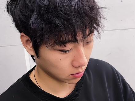 莱斯利卷男士烫发教程超详细教程#莱斯利卷 #男士烫发 #男士烫发教程 #莱斯利卷烫发 #莱斯利卷烫发教程