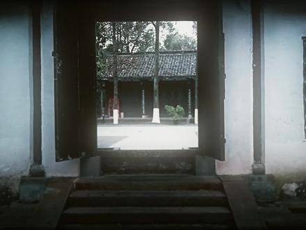 一剑凌云天地悠,醉逐长风江湖游。#侠客 #江湖故事