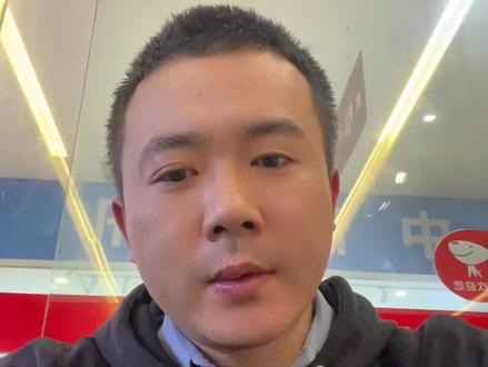 苹果手机后面的黑圈与小孔是干啥的?