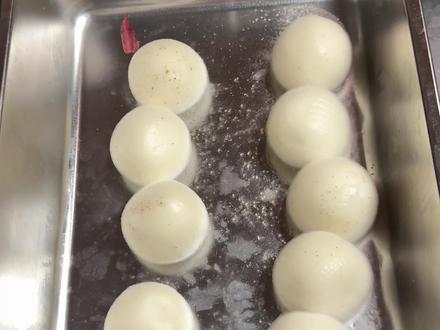 感觉没霉汤圆还要放两天会更多白色毛茸茸!可乐牛奶成功!#霉汤圆 #汤圆 #可乐 #小时候一直有个疑问 #水果