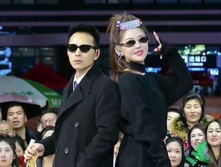 小白牙花姐空降索图,一首唱完直接封神,现场太顶了#热门音乐 #索图大舞台现场