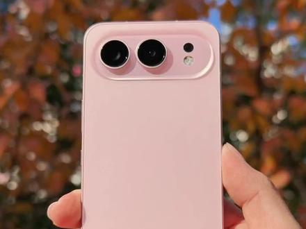 荣耀500深度使用两个月,综合体验评测他终于来啦!这次荣耀诚意真的可以,在2000这个价位,竟然有骁龙8SGen4的处理器,8000毫安青海湖电池,2亿像素大底主摄,IP68 69hk防尘防水,6000nit屏幕,侧边拍照按键,NFC,红外遥控,立体声双扬声器......#荣耀500超级标准版 #荣耀500 #手机评测 #数码科技 #荣耀magicos10