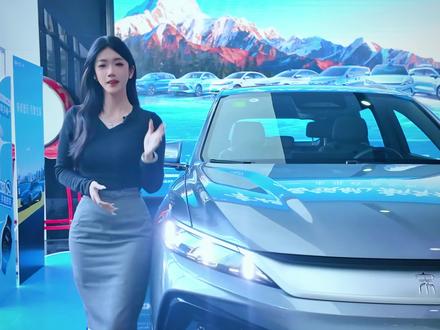 比亚迪OTA升级,DiLink智能坐舱全新UI上线!支持全场景SR、多任务分屏以及全新充电页面!
#比亚迪 #汽车 #汉L #唐L #OTA升级