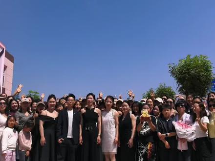 祝我们晶晶女子健身开业大吉 @晶晶健身运动(力量塑形) #场面壮观 #大合照 #快来围观#晶晶力量 #晶晶女子健身