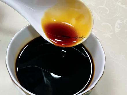 过年酱、卤、红烧菜少不了糖色,从翻沙、挂浆到糖色步步讲得通透 #抖音美食创作者 #跟着抖音做美食 #跟着大厨学做菜