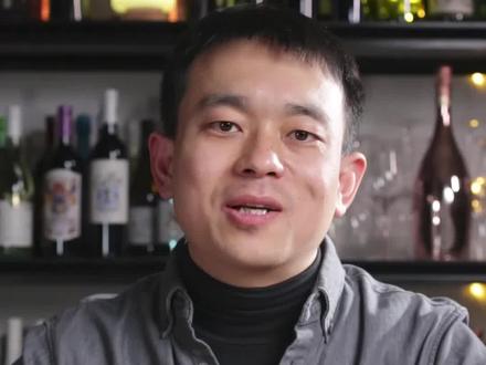 5年前的红酒,有的已经不能喝了,有的却更好喝了。不同类型的红酒,随着时间会发生不同的变化,这也是红酒有意思的地方:)
