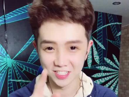 到这个视频以攻克六国语言歌曲😏感谢有你们每一个人的支持😘