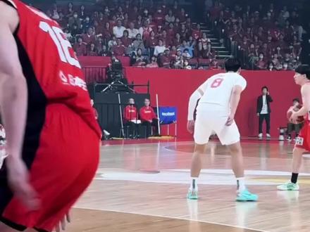 #渡边雄太 开场暴扣引发主场热情#日本男篮 #中国男篮 #fiba世界杯看FIBA赛事,上咪咕