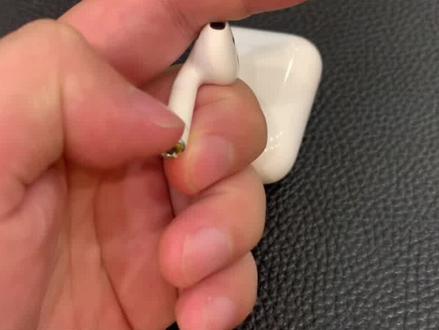 #AirPods 左右耳充电电量不一致的解决方案 #耳机 #电量