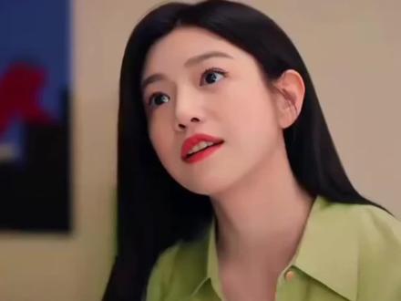 周柯宇现在正在拍于正的剧,是男一,于正不肯放人,周柯宇无法参加星光大赏#周柯宇