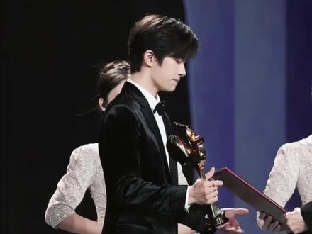 听说这种剪辑最近很火🤔#易烊千玺#实绩