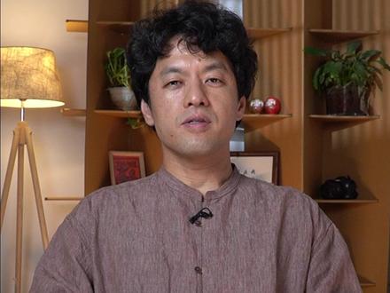 今天#711创始人去世 我深表节哀的同时,回忆起了当年拍摄日本第一家711的故事。#日本零售之神去世 #竹内亮聊拍摄日本第一家711的经历