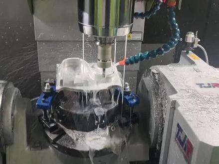 非常安全好用的、新代220MA-5带刀尖跟随RTCP、优胜UG5轴通用后处理!远程指导网络学员试机👌#五轴培训 #数控培训