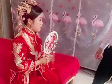 女儿出嫁倒穿爸爸的鞋,双脚不沾娘家的地。#嫁女儿 #现场实拍 #出嫁那天 #地方风俗 #柘城婚庆达人
