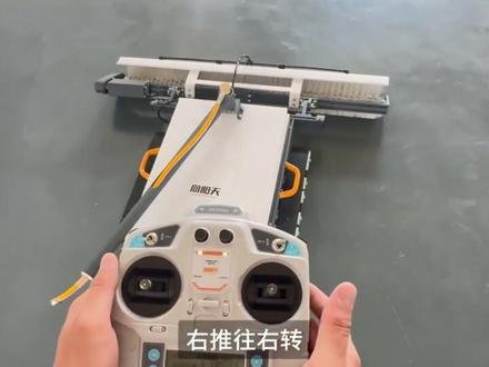 遥控履带光伏清洗机器人(安装二)