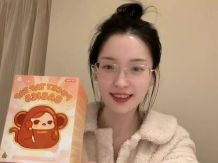 后面发现只要使劲敲他就可以很连续的发出声音啦#开箱vlog #泡泡玛特 #木鱼敲敲响