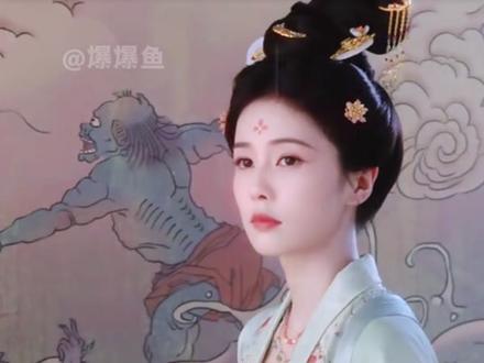 白鹿赵露思,这次重逢两个人都苦尽甘来!#白鹿 #赵露思 #星光大赏 #友谊 #2025影娱年终大赏