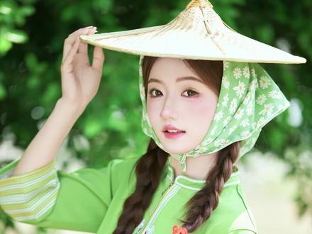 继赵丽颖带火簪花后 白鹿又带火了惠安女!
#泉州 #惠安女 #泉州妆造 #白鹿跑男穿搭 #白鹿