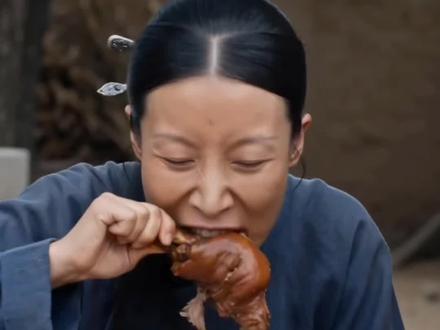 #ai短剧 后妈整日虐待继子