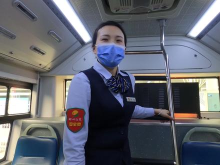 郑州的公交车四个门是如何操作的?今天告诉你完整答案。