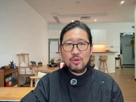 第5集:词元聚合分发,别只卖便宜 依托词元聚合分发模式,跳出单纯低价竞争,整合多方资源构建稳定高效的调用体系。针对不同使用需求划分多元服务层级,兼顾大众基础使用与企业定制化服务,以标准化运营提升综合价值,打造可持续的服务生态,实现稳健长远发展。
#Token代理盈利模式#Token生意#AI大模型聚合#词元Token