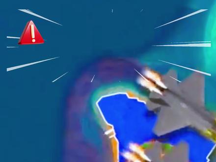 【为什么哈尔克岛如此重要】一句话,它是伊朗经济不可替代的“黑色心脏”。
大家都知道,伊朗90%–98%原油出口经此岛装船,占全球原油贸易约4.5%。伊朗国家的运转大部分是靠它,有媒体称占了40%。
从地里位置上说,它是大波斯唯一深水油港。伊朗本土海岸线多浅滩淤泥,抓鱼捞虾都不容易,只有哈尔克岛能停靠50万吨级超大型油轮(VLCC)。
对了,岛上海底管道直连阿瓦士、马鲁恩等核心油田。
所以老美如果炸它,伊朗会和他拼命。