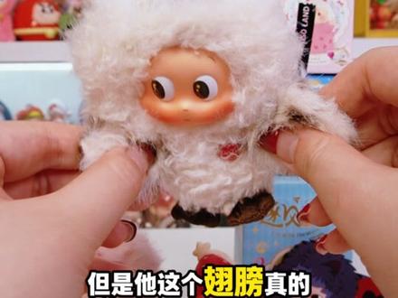 上新日‼️又是一次勇气挑战⁉️ 本期开箱:
✅DEAR BIRDS系列毛绒挂件
✅DEAR BIRDS系列冰箱贴
✅右右酱萌趣歪头系列
✅右右酱指环爱神系列
✅右右酱逐风日记系列
✅星星人怦然星动系列
#抖音潮玩玩家 #拜托了盲盒 #日常拆盲盒 #我的盲盒分享 #潮玩新品