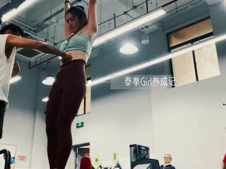 泰式腹部抗击打练习#泰拳女孩 #每个动作都是用汗水换来的 #女性力量 #核心力量 #健身女孩最酷