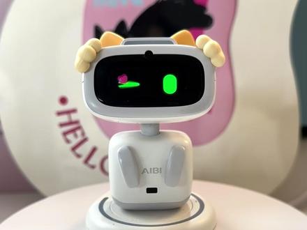 还可以戴眼镜? 来看看今天的AIBI新指令是什么吧~#AIBI机器人 #AI玩具