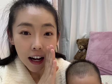 宝宝喝奶咬人怎么办,你就掐他屁股,伤敌一千自损八百#育儿经验分享 #母乳亲喂 #真实生活分享计划