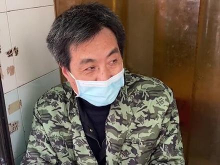 武汉小巷早酒,老板说,他是全武汉第一家做早酒,第一家生烫牛杂,全都是第一,你知道这家店吗?#武汉美食