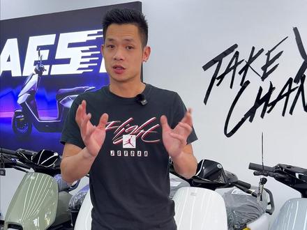 极核新款EZ3堵住了谁的路? #靖西 #极核电动 #骑极核真舒服 #EZ3