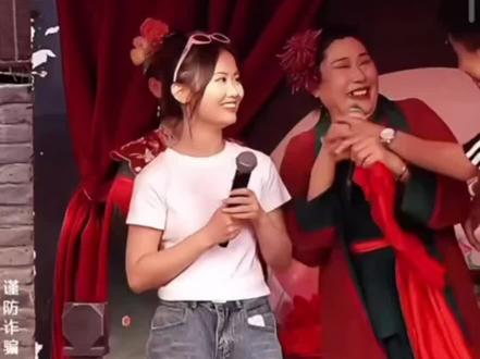 王婆说媒 ‖ 舞台上来了一位十分阳光的女嘉宾,一颦一笑让台下男嘉宾着迷!#王婆说媒 #王婆说媒现场火爆 #相亲奇葩事 #结婚 #上热搜