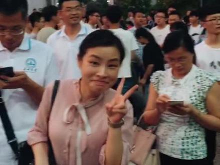 黄梅一中高考一本线1031人,600分以上276……祝贺每一个莘莘学子能被自己理想的大学录取!