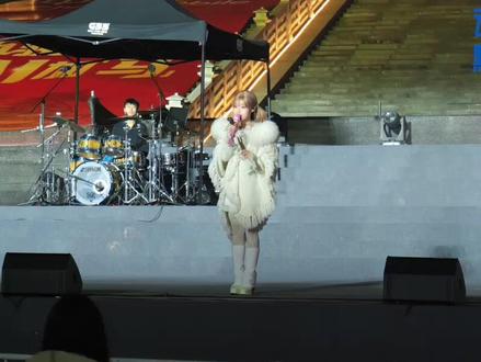 黄霄雲真的好爱家乡:春节前的最后一次演出,留给了黔南!
制作:贵州广播电视台黔南站 蒯华扬 毛帝清 杨婷
#贵州 #黄霄雲 #省运会 #音乐会 #动静黔南