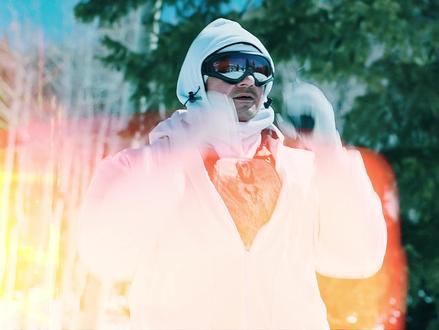 电影中他饰演英雄,现实里他是真正的英雄 #杰瑞米雷纳 #鹰眼 #复仇者联盟 #人物故事 #金斯顿市长