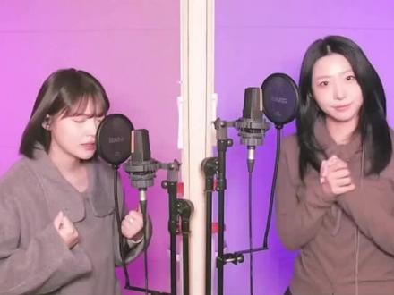 两个女子吹口哨,额......#唱歌