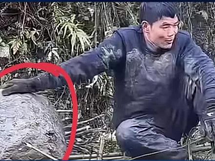 建哥拿石臼断别人后路