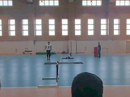 行业太卷,只能另辟蹊径。#体育教师基本功比赛 #体育教师 #美式橄榄球 #技能大赛