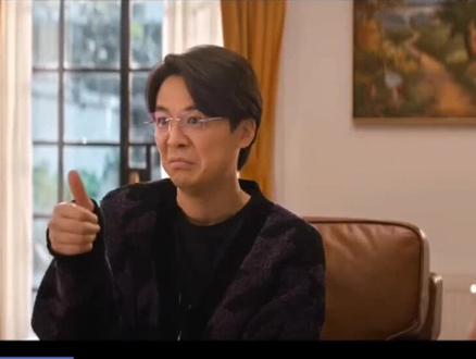 “为什么他依然单身”哈哈哈,掉沟里去了