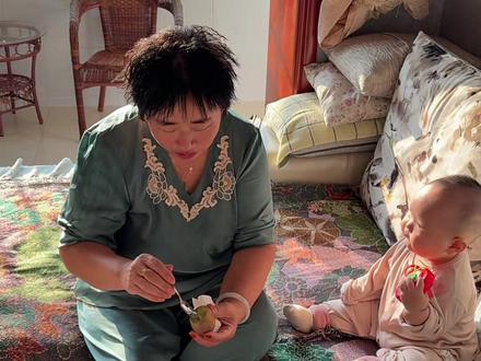 快过冬了就回婆婆家住了 最近每天是婆婆照顾我们 今天化好装收拾好带她出去逛街去 看看有啥过年的衣服#intoyou #唇釉试色