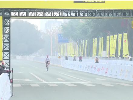3:00:29女子挑战组(100KM)李思夺冠