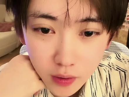 #开心元元#元元的日常 #元元开心元元最新直播回放 #开心元元
开心元元以后女装估计悬了 可能要隐藏女装?
开始男装元元?