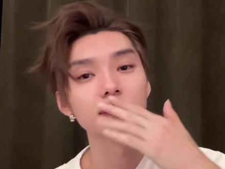 王译磊给85万译中人的一些话🥹🫶🏻#王译磊 #王娇娇 @王译磊 请支持#一家三口在同班 #雪落时逢你 #愛久同心