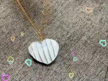 520 快到了 问问你的那个他能不能给你做这个纸雕爱心项链 它的寓意是一颗赤诚的心永远爱你#教程 #折纸 #手工diy #闺蜜