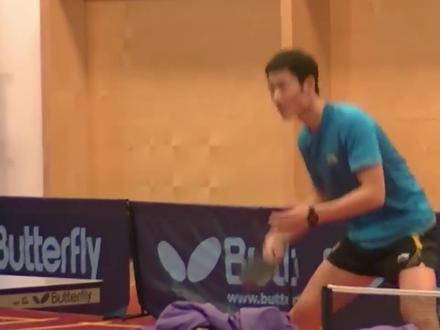 王励勤陈玘对练,大力炮弹一般的正手