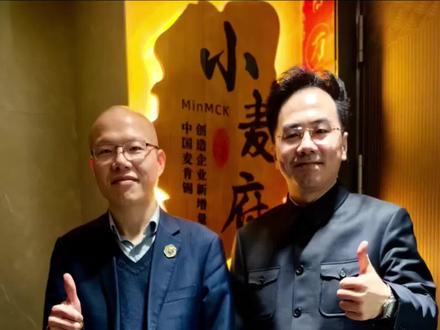 昨天,我国成功发射可重复使用试验航天器,标志着航天核心技术迈向成熟;国内首个星际航行学院揭牌,为深空探索储备顶尖人才;商业航天企业捷报频传,从火箭回收到卫星组网,商业化应用按下加速键。这三大跨越,既是技术积累的厚积薄发,更预示着中国航天从"国家队独舞"到"全民参与"的新时代正在到来。